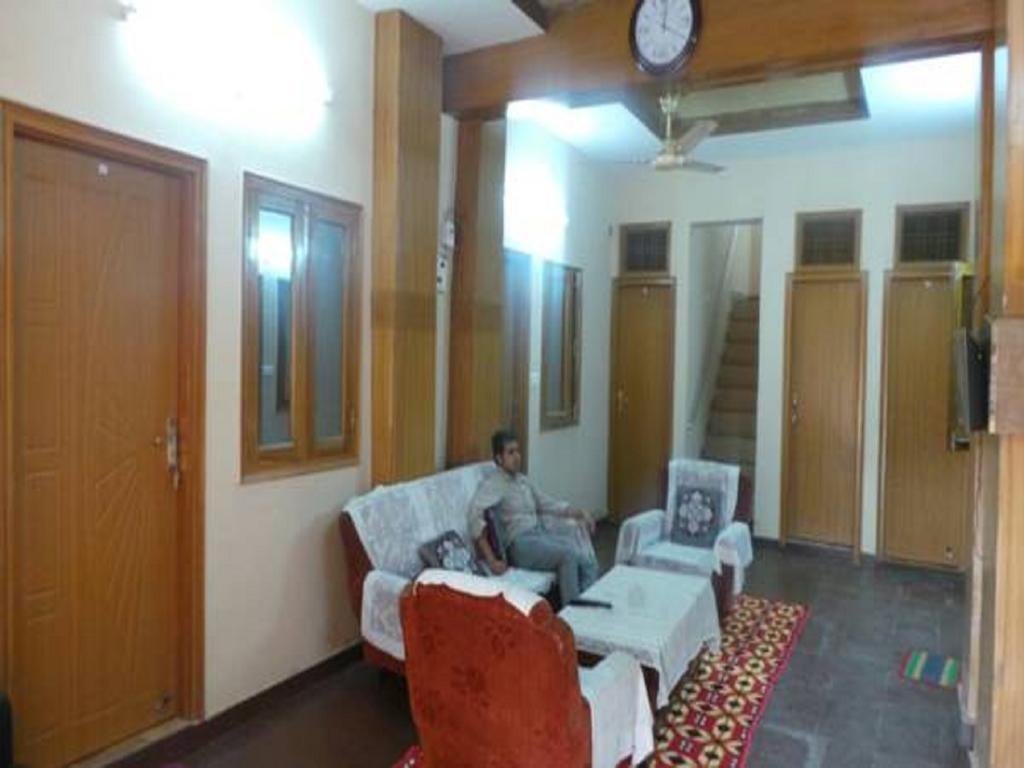 Hotel Jan Jan Tak Dehradun Buitenkant foto